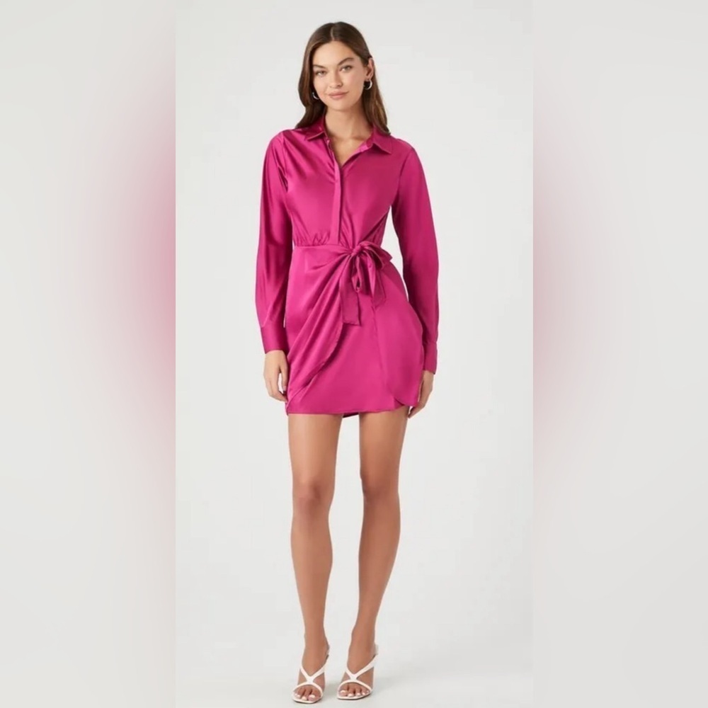 NWT Forever 21 Women's Long Sleeve Fuchsia Satin Wrap Dress Size Small